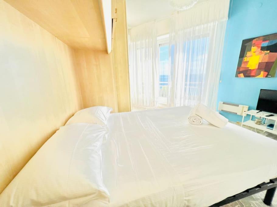 Suite Sunset 21 - Fronte Mare Sanremo Exterior photo